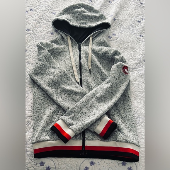 Gray Sweater - Picture 1 of 4